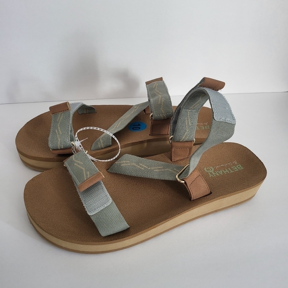 brand new with tags - Women's Cobian Bethany Waimea Rise Slide Sandals
